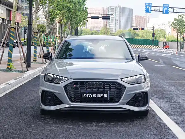 Audi RS 4 2021