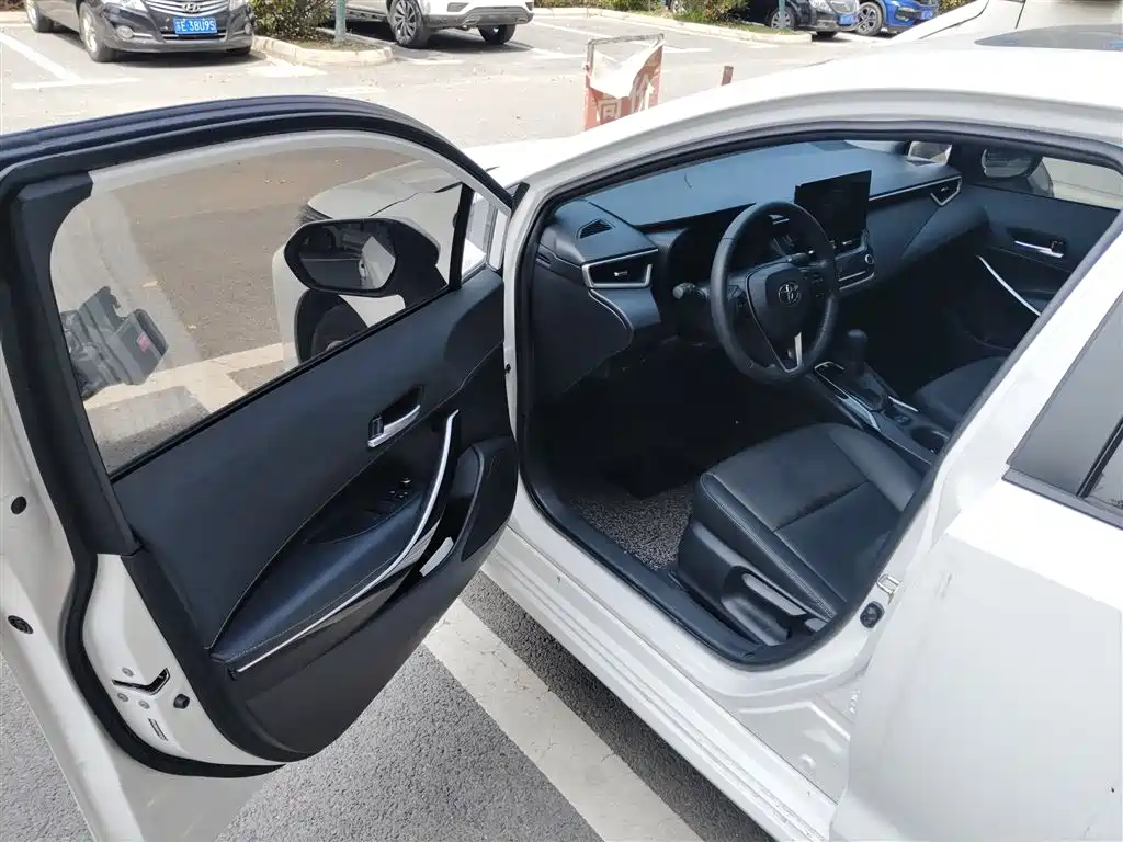 Toyota Corolla 2025 — фото 16