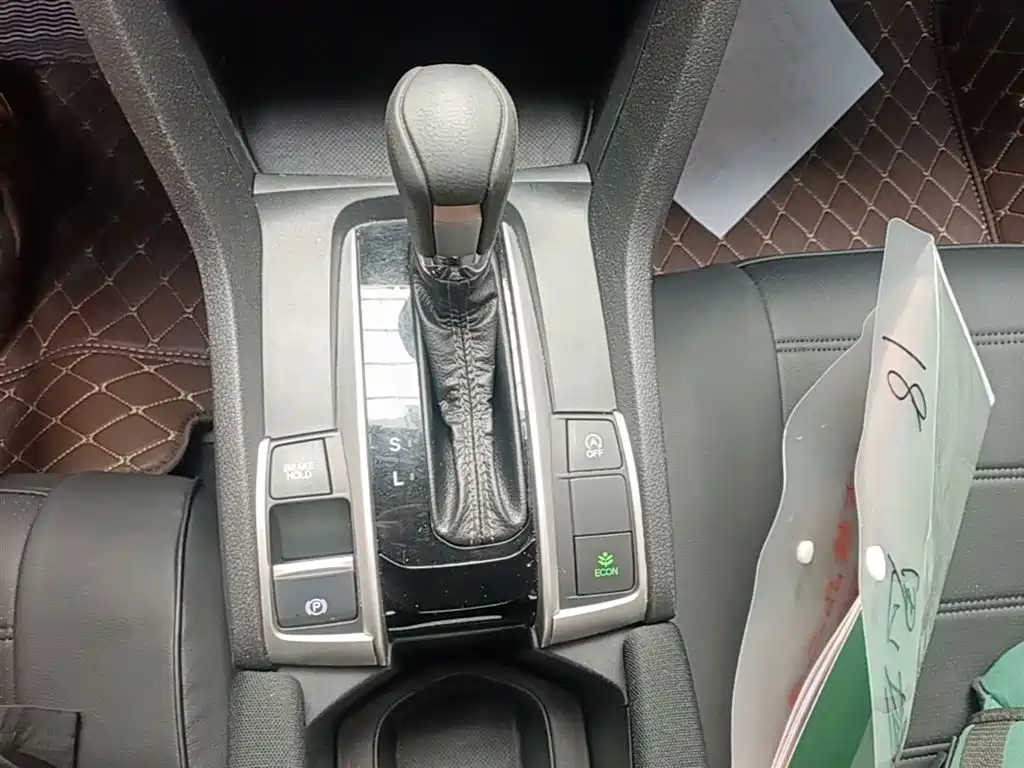 Honda Civic 2018 — фото 14