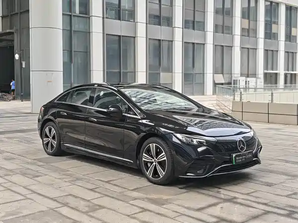 Mercedes-Benz EQE 2025
