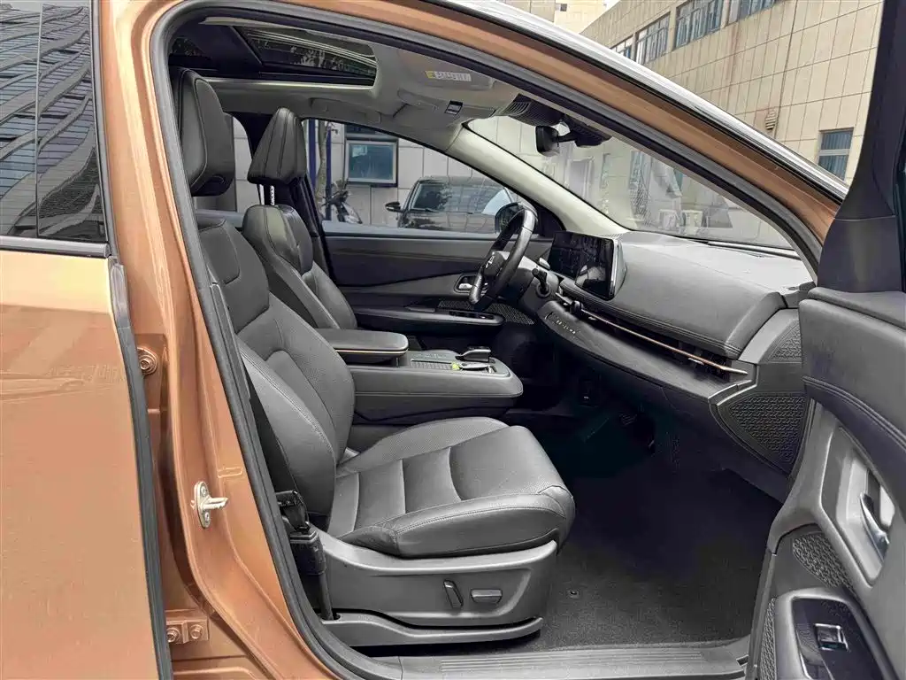 Nissan Ariya 2022 — фото 12