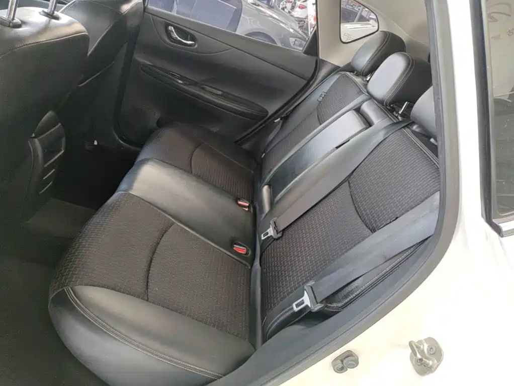 Nissan Tiida 2018 — фото 17