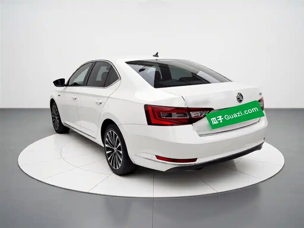 Skoda Superb 2016 — фото 5
