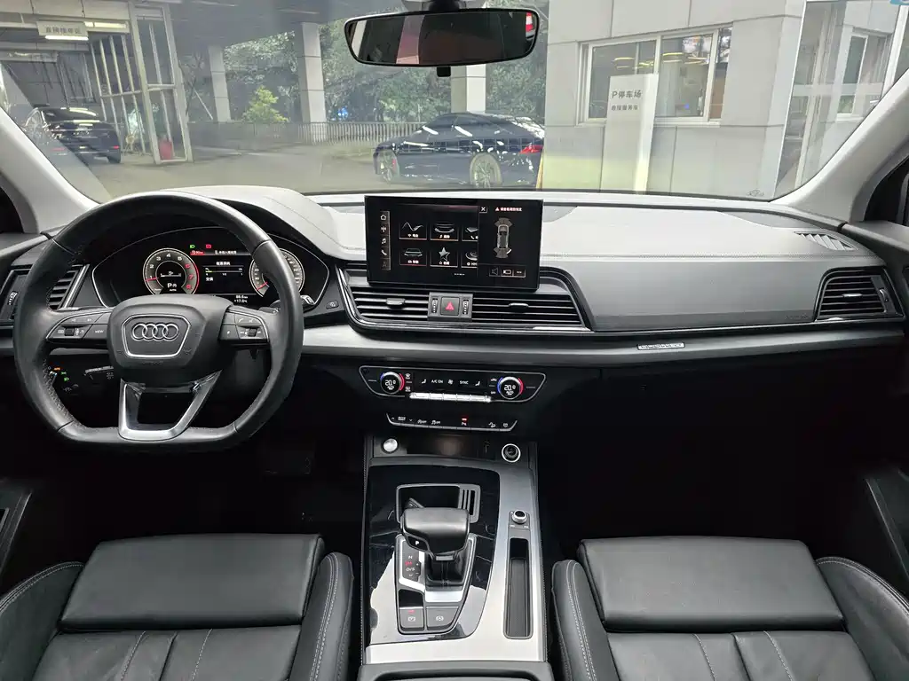 Audi Q5L 2023 — фото 14