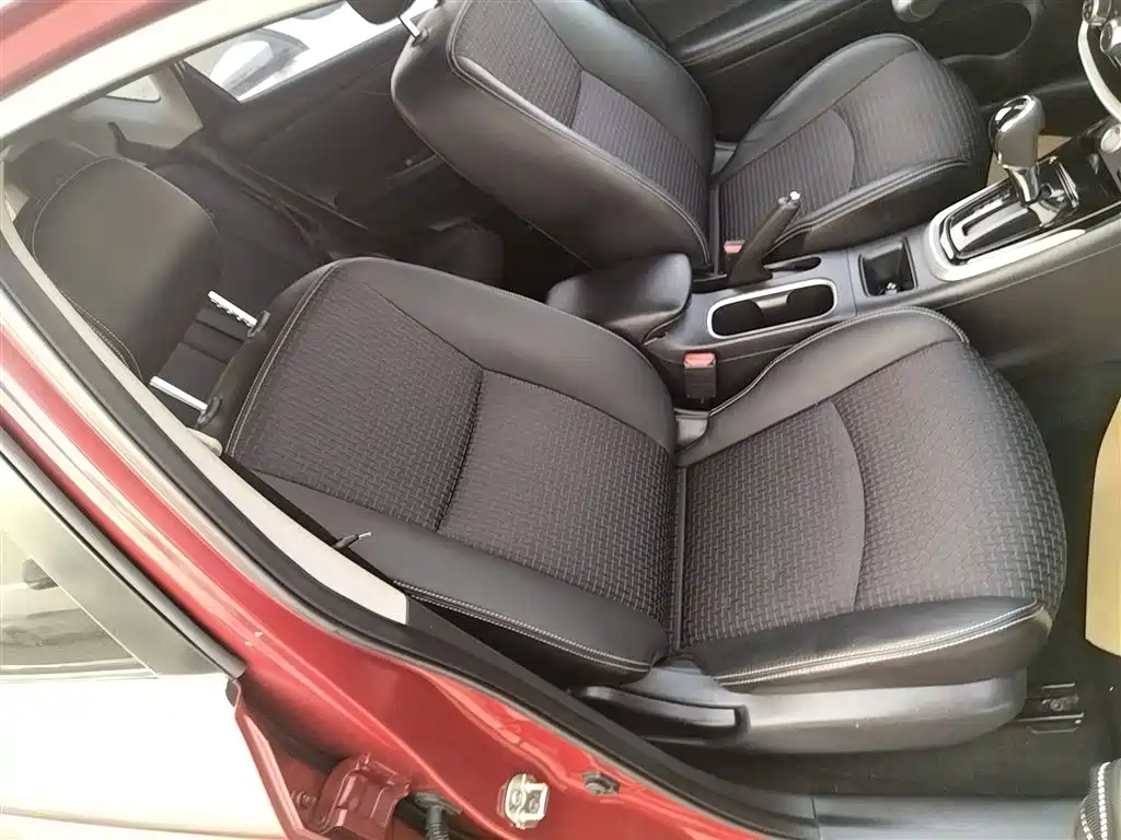 Nissan Tiida 2017 — фото 20