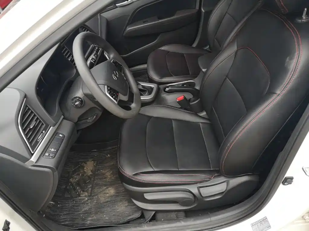 Hyundai Elantra 2018 — фото 15