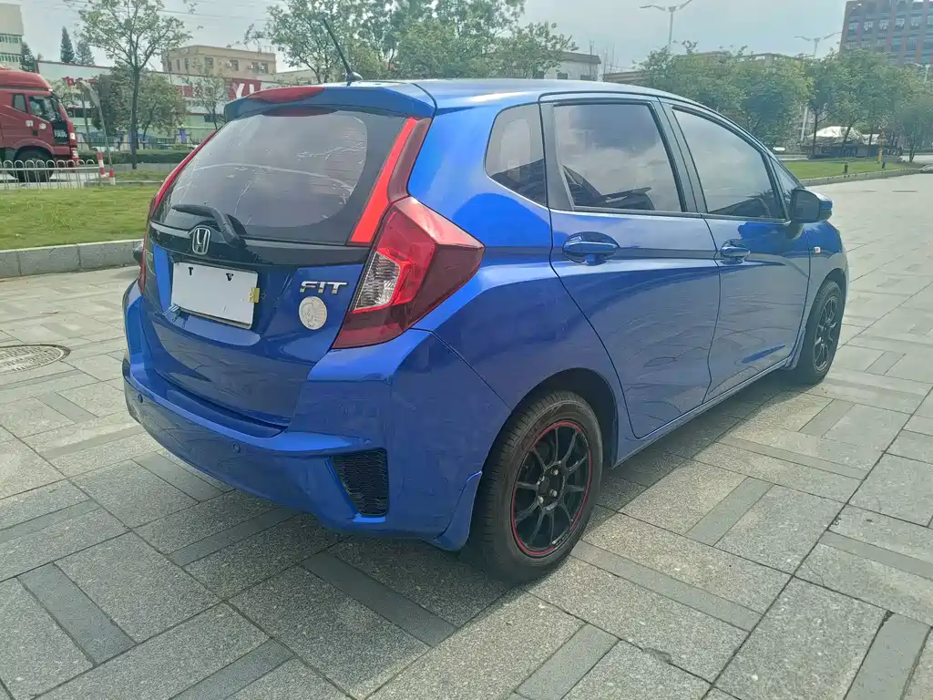 Honda Fit 2017 — фото 12