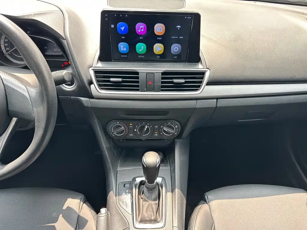 Mazda 3 Axela 2015 — фото 12