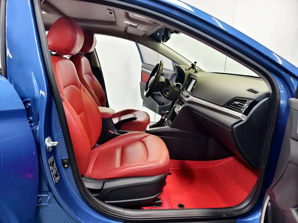 Hyundai Elantra 2016 — фото 14