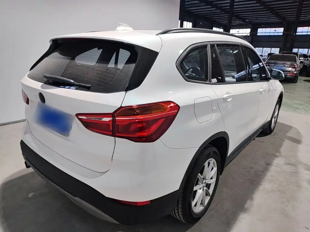 BMW X1 2019 — фото 7