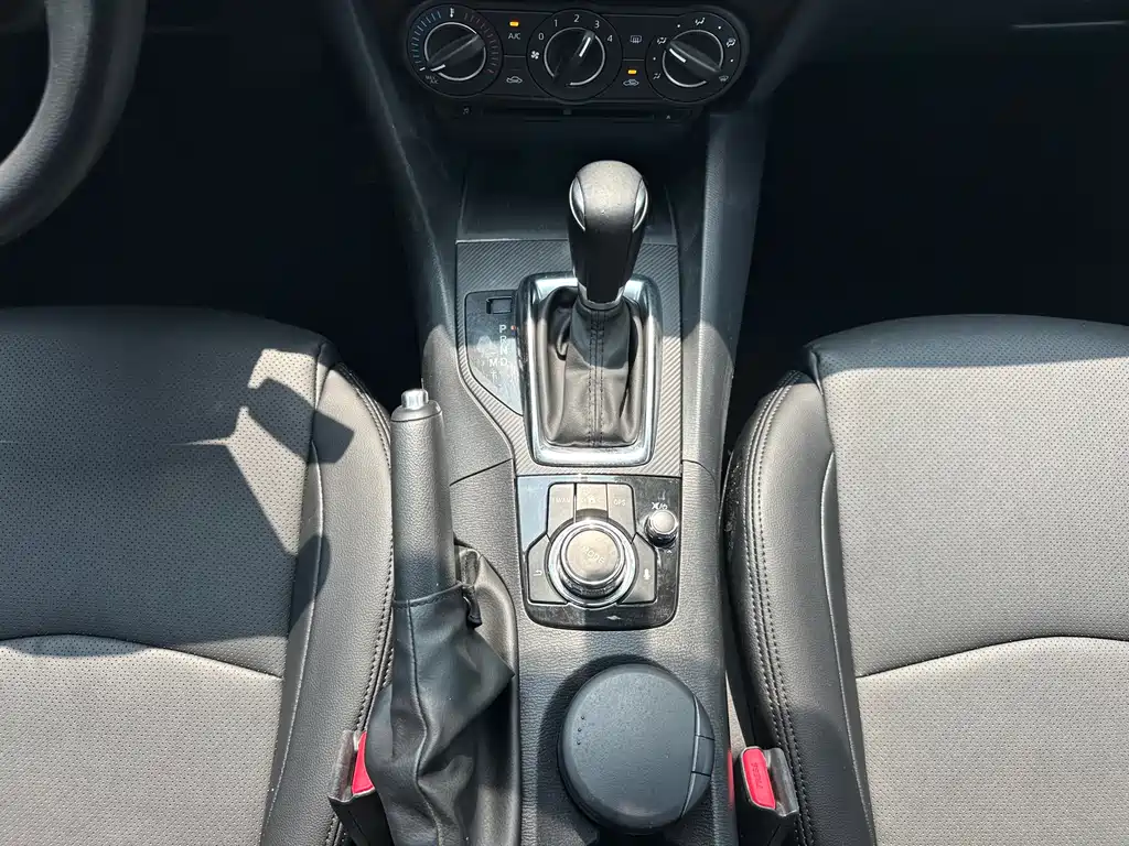 Mazda 3 Axela 2015 — фото 14