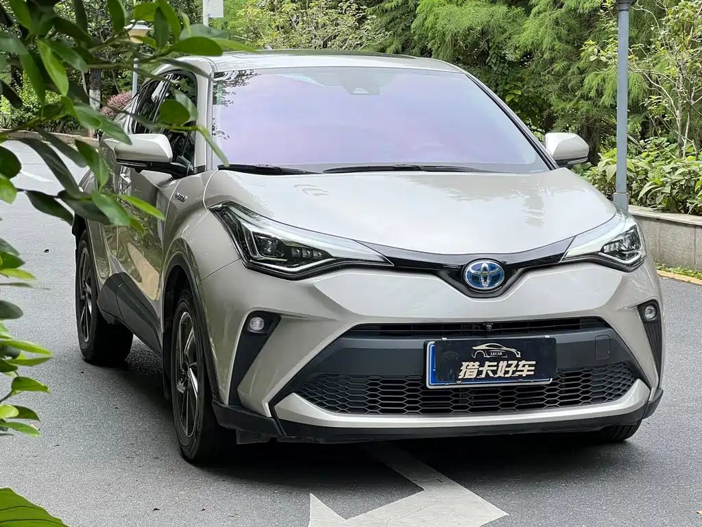 Toyota C-HR 2022 — фото 3