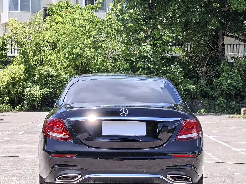 Mercedes-Benz E-Class 2018 — фото 16