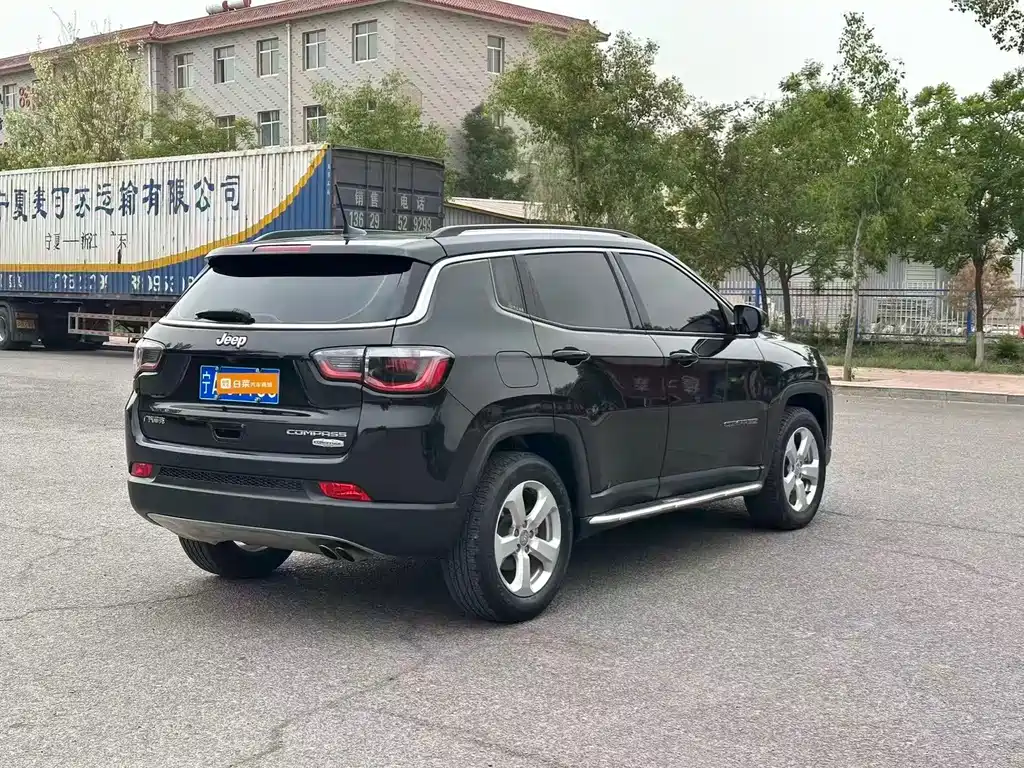 Jeep Compass 2019 — фото 7