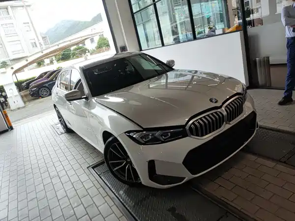 BMW 3 Series 2023