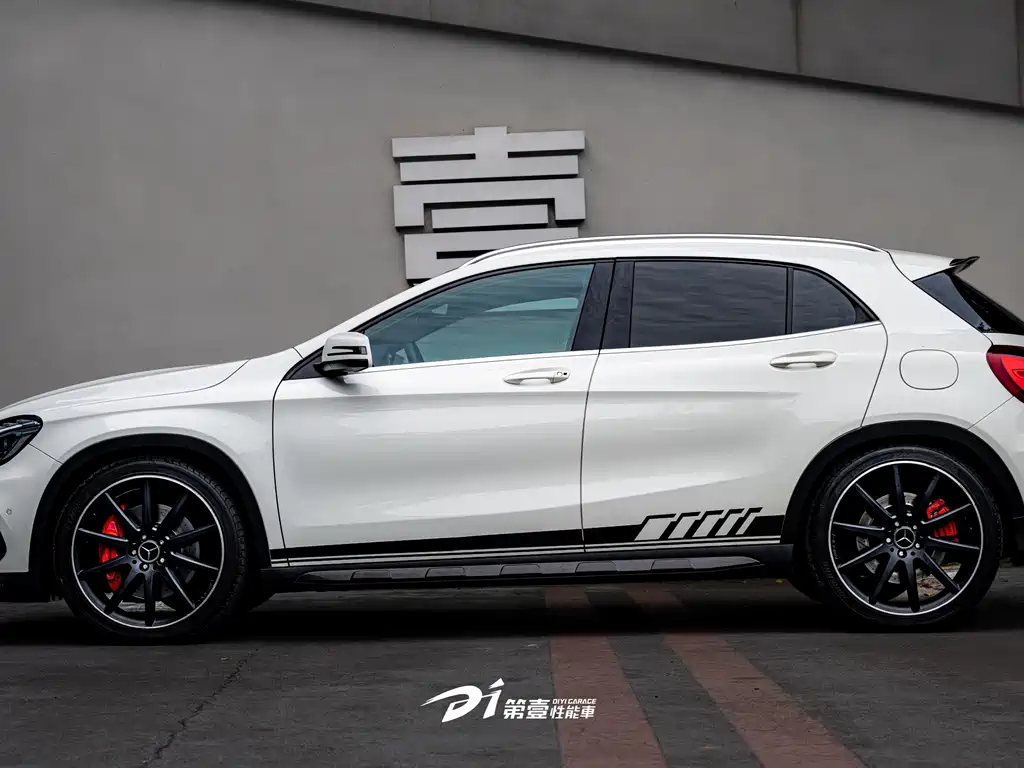 Mercedes-Benz GLA AMG 2015
