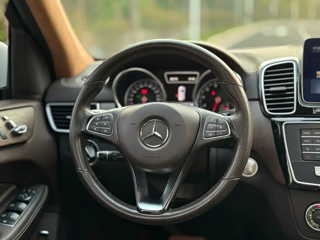 Mercedes-Benz GLE 2018 — фото 8