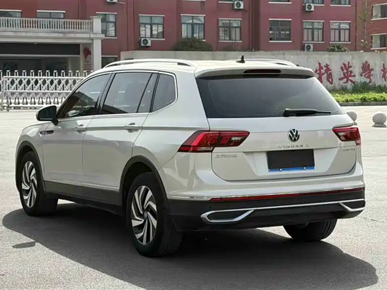 Volkswagen Tiguan L 2022 — фото 19