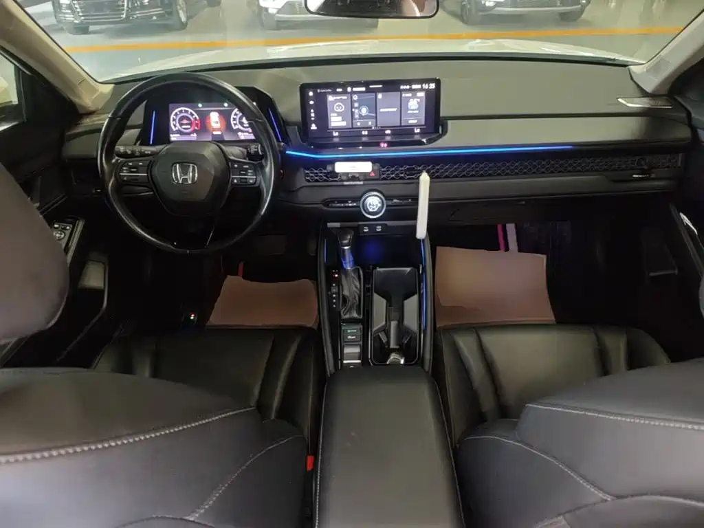 Honda Accord 2023 — фото 10