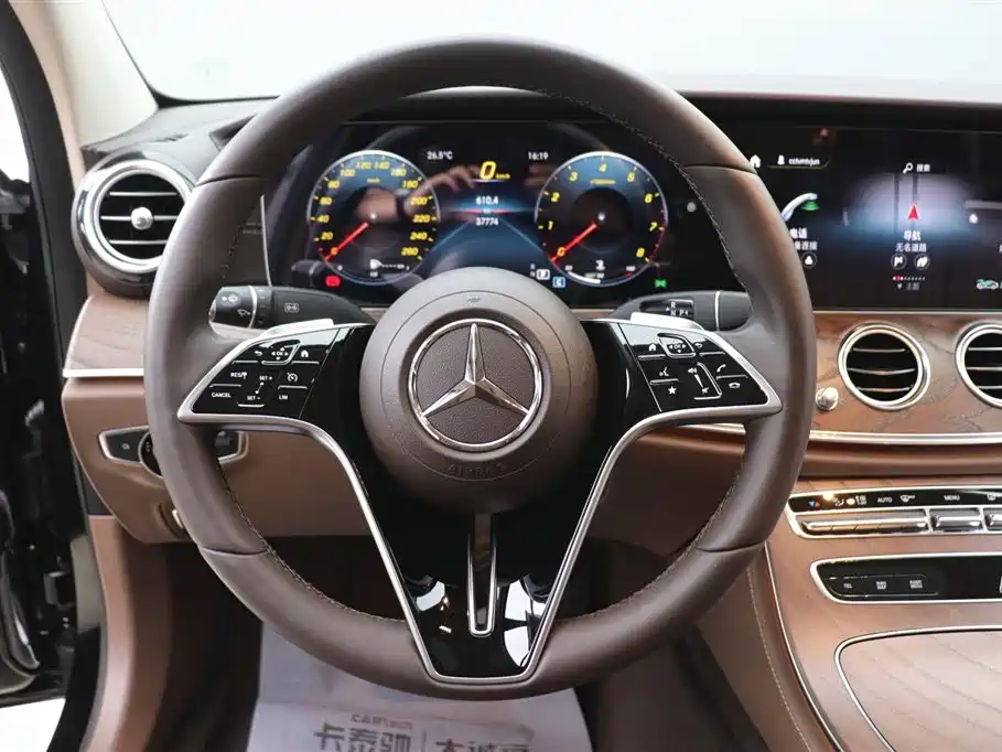 Mercedes-Benz E-Class 2023 — фото 16