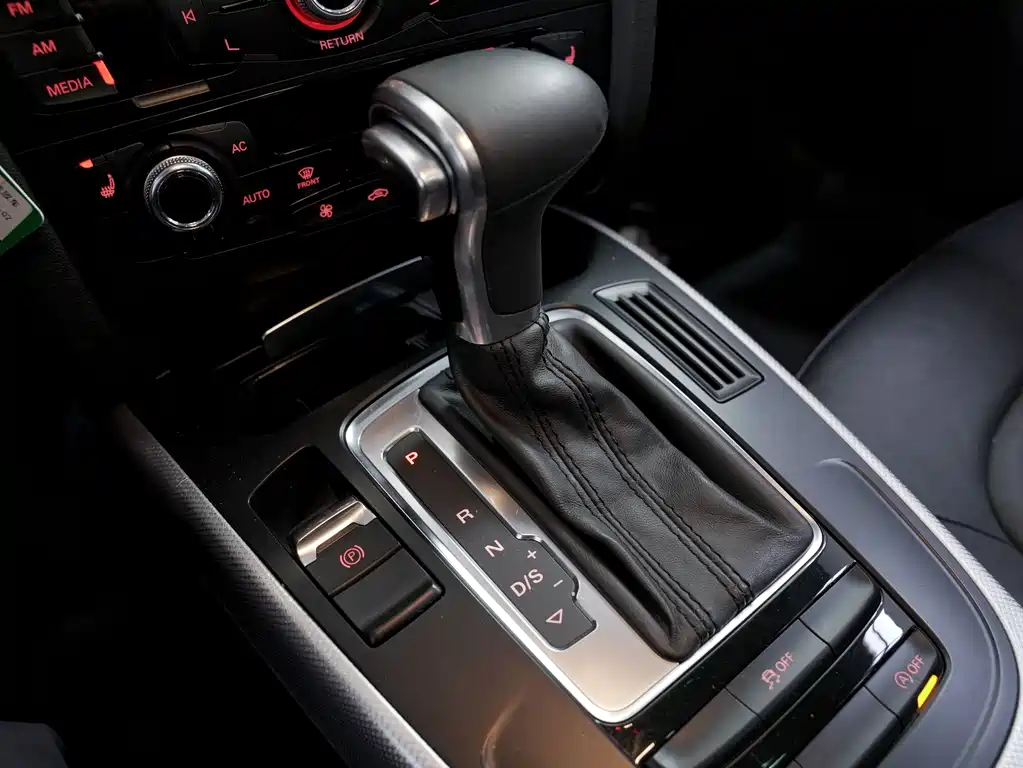 Audi A4 2013 — фото 8