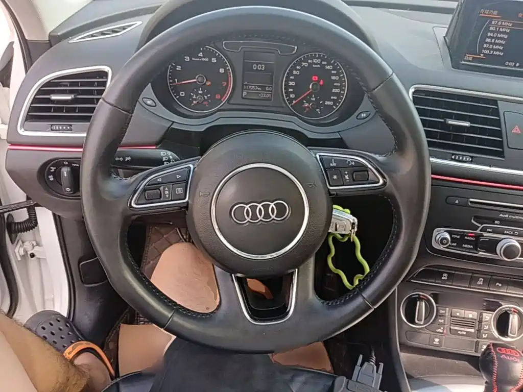 Audi Q3 2016 — фото 11