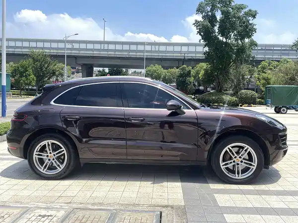 Porsche Macan 2014