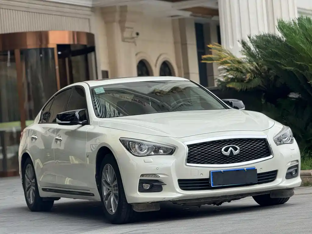 Infiniti Q50L 2015