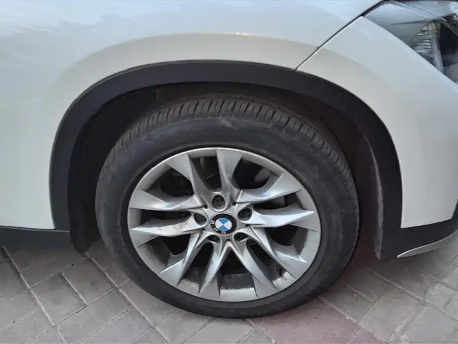 BMW X1 2015 — фото 6