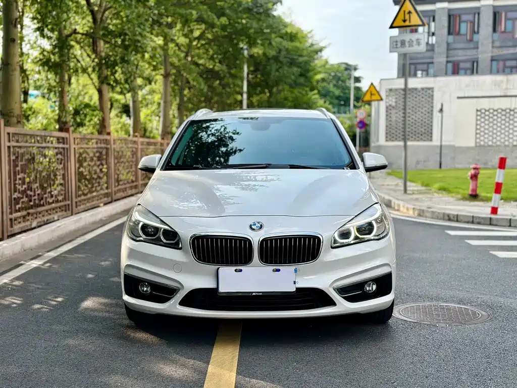BMW 2 Series Station Wagon 2015 — фото 2