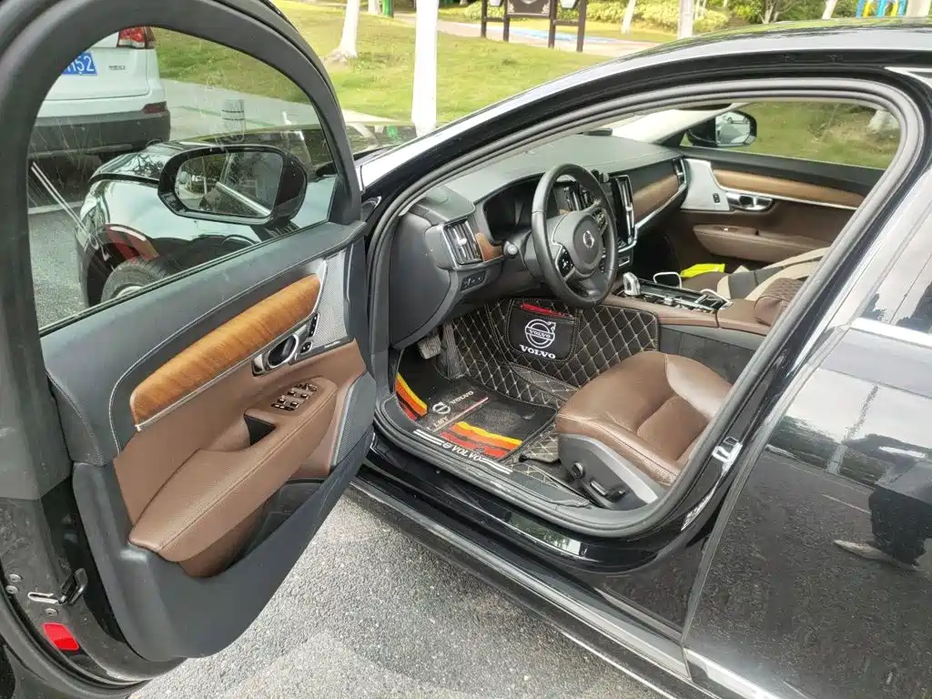 Volvo S90 PHEV 2019 — фото 14