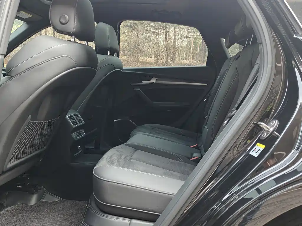 Audi Q5L Sportback 2023 — фото 12