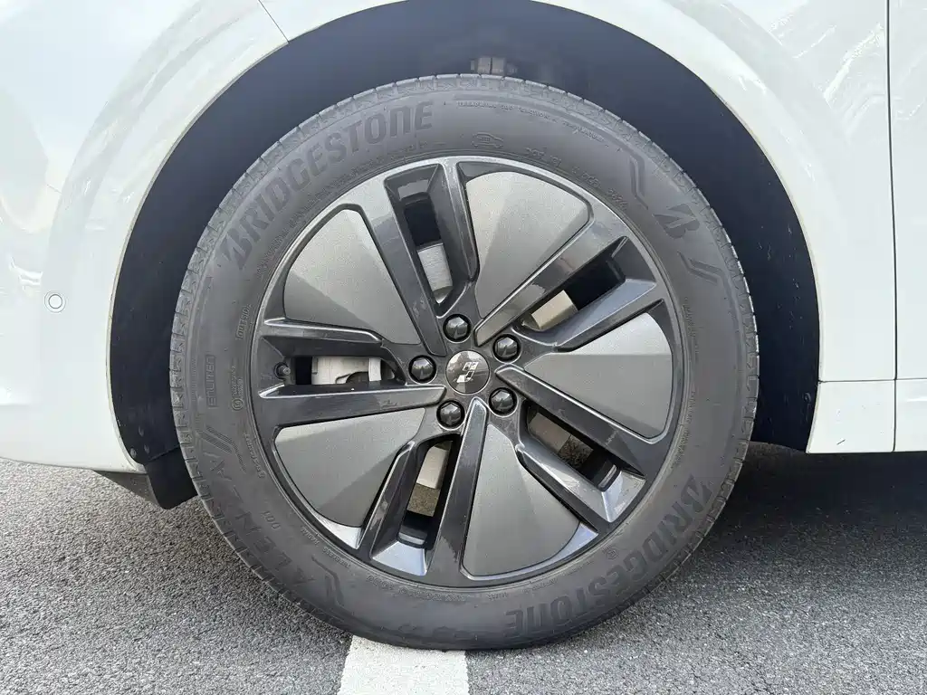 Li Auto Li L6 2025