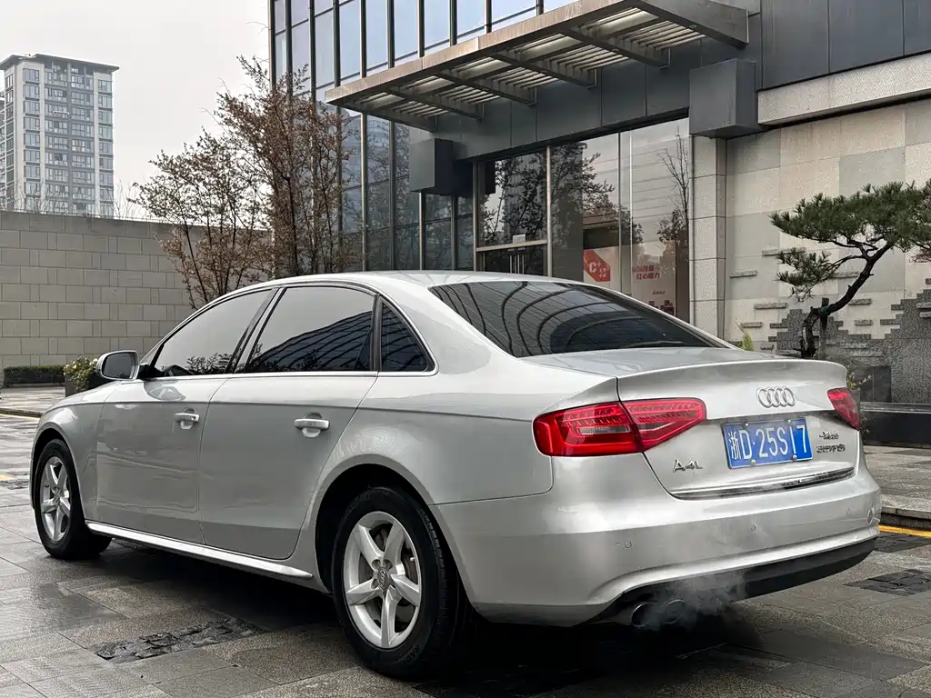 Audi A4L 2015 — фото 6