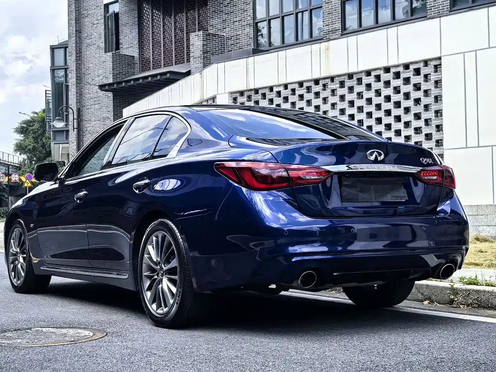 Infiniti Q50L 2018 — фото 15