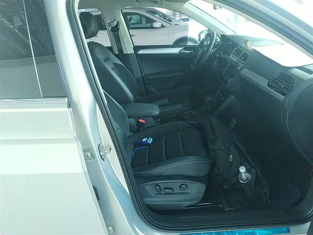 Volkswagen Tiguan L 2018 — фото 25