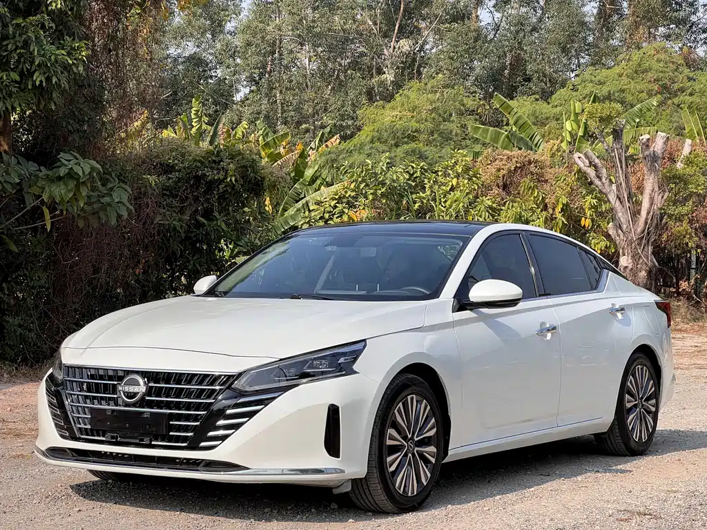 Nissan Teana 2023 — фото 1