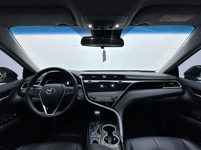 Toyota Camry 2020 — фото 4