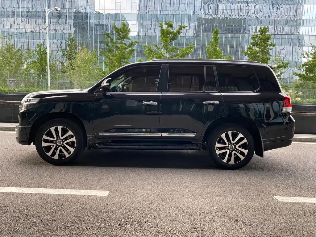 Toyota Land Cruiser 2019 — фото 5