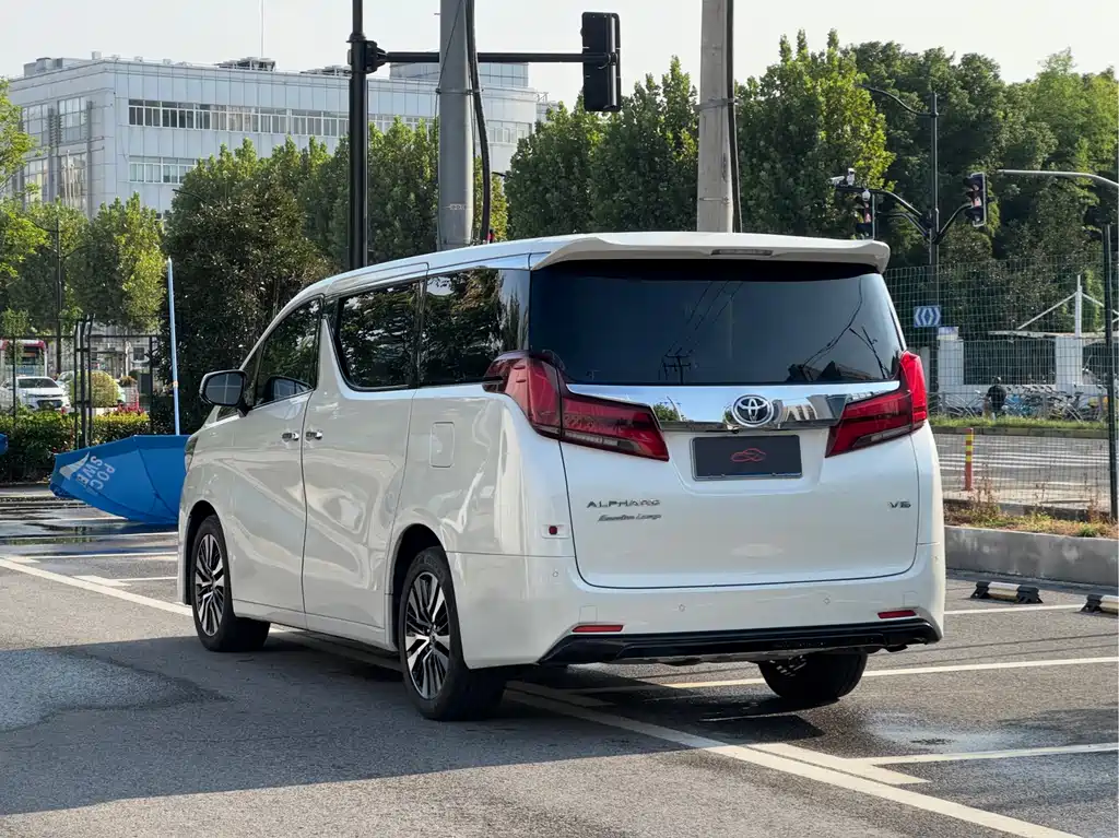 Toyota Alphard 2018 — фото 6