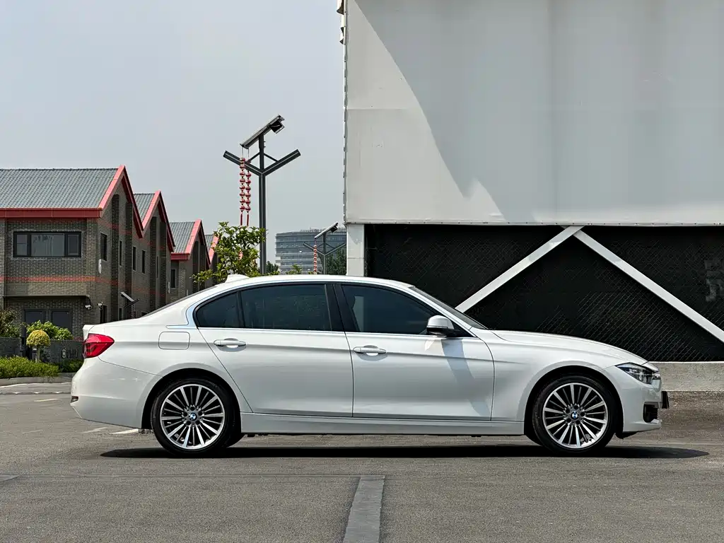BMW 3 Series 2019 — фото 4