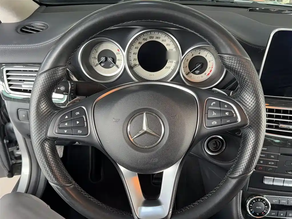 Mercedes-Benz CLS 2015 — фото 10