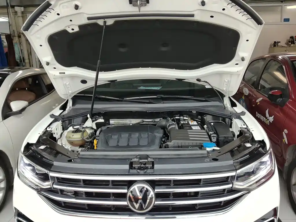 Volkswagen Tiguan L 2021 — фото 16
