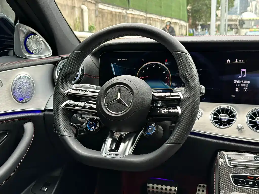 Mercedes-Benz E-Class AMG 2023 — фото 11