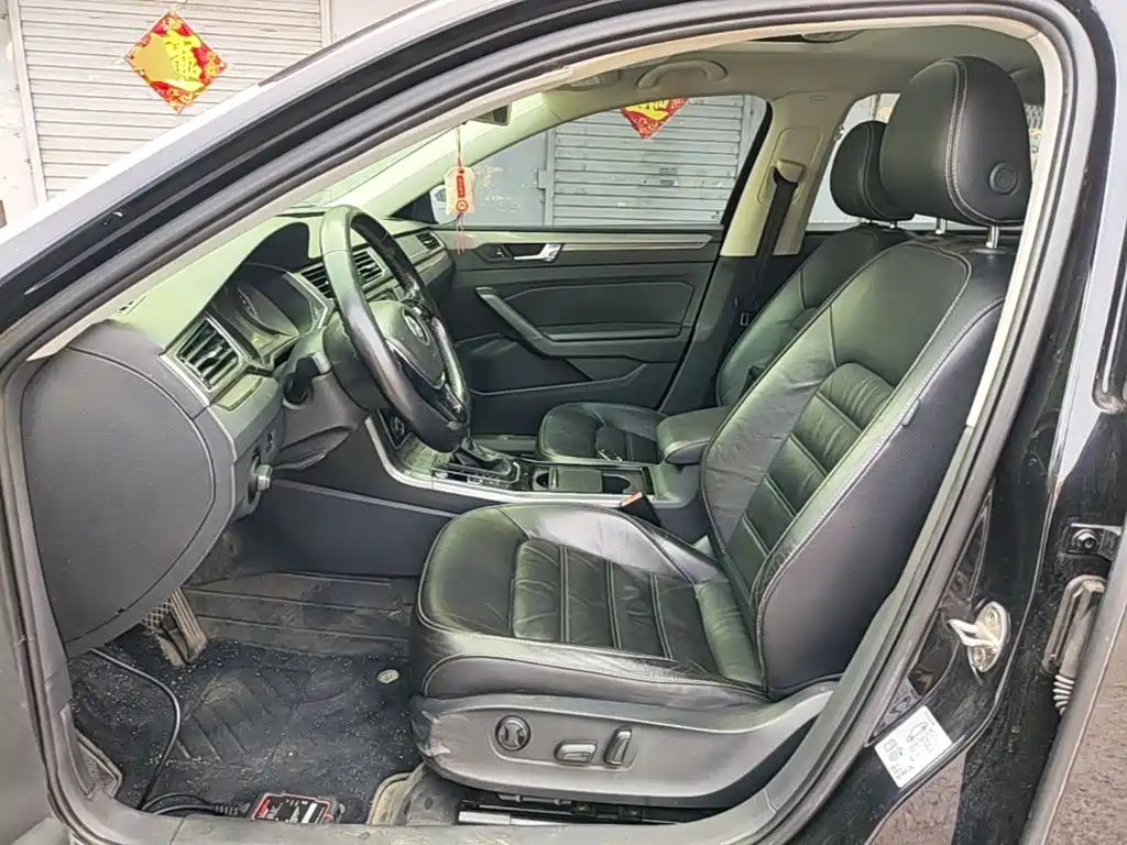Volkswagen Passat 2017 — фото 15