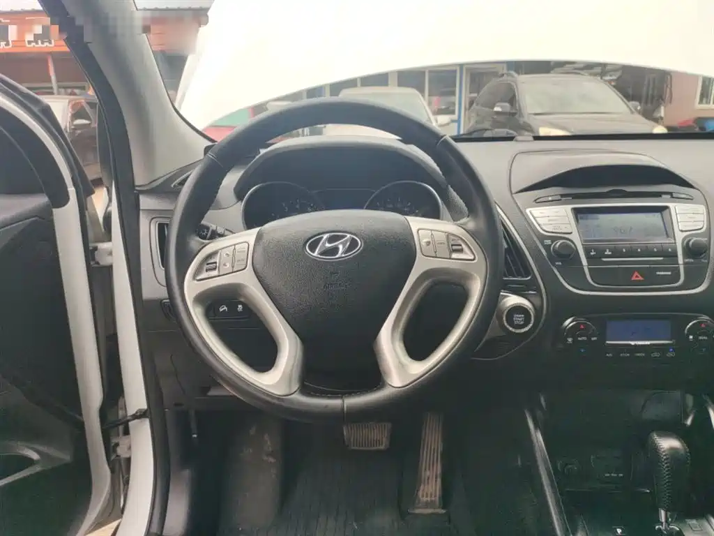 Hyundai ix35 2015 — фото 11