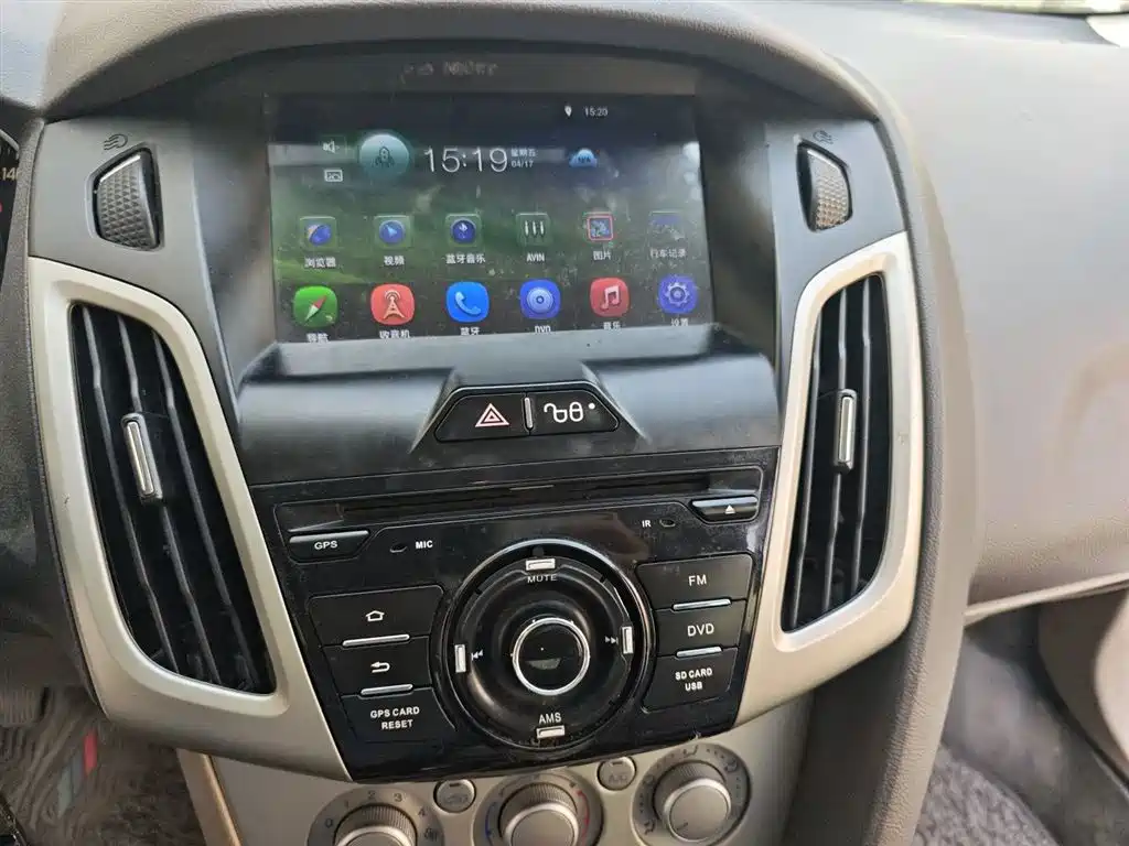 Ford Focus 2015 — фото 13
