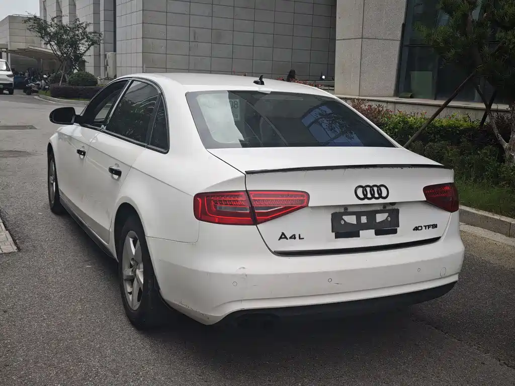 Audi A4L 2014 — фото 11