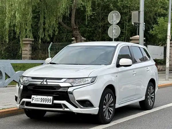 Mitsubishi Outlander 2021