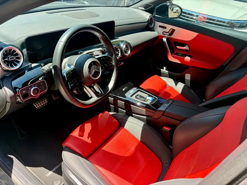 Mercedes-Benz A-Class AMG 2024 — фото 19